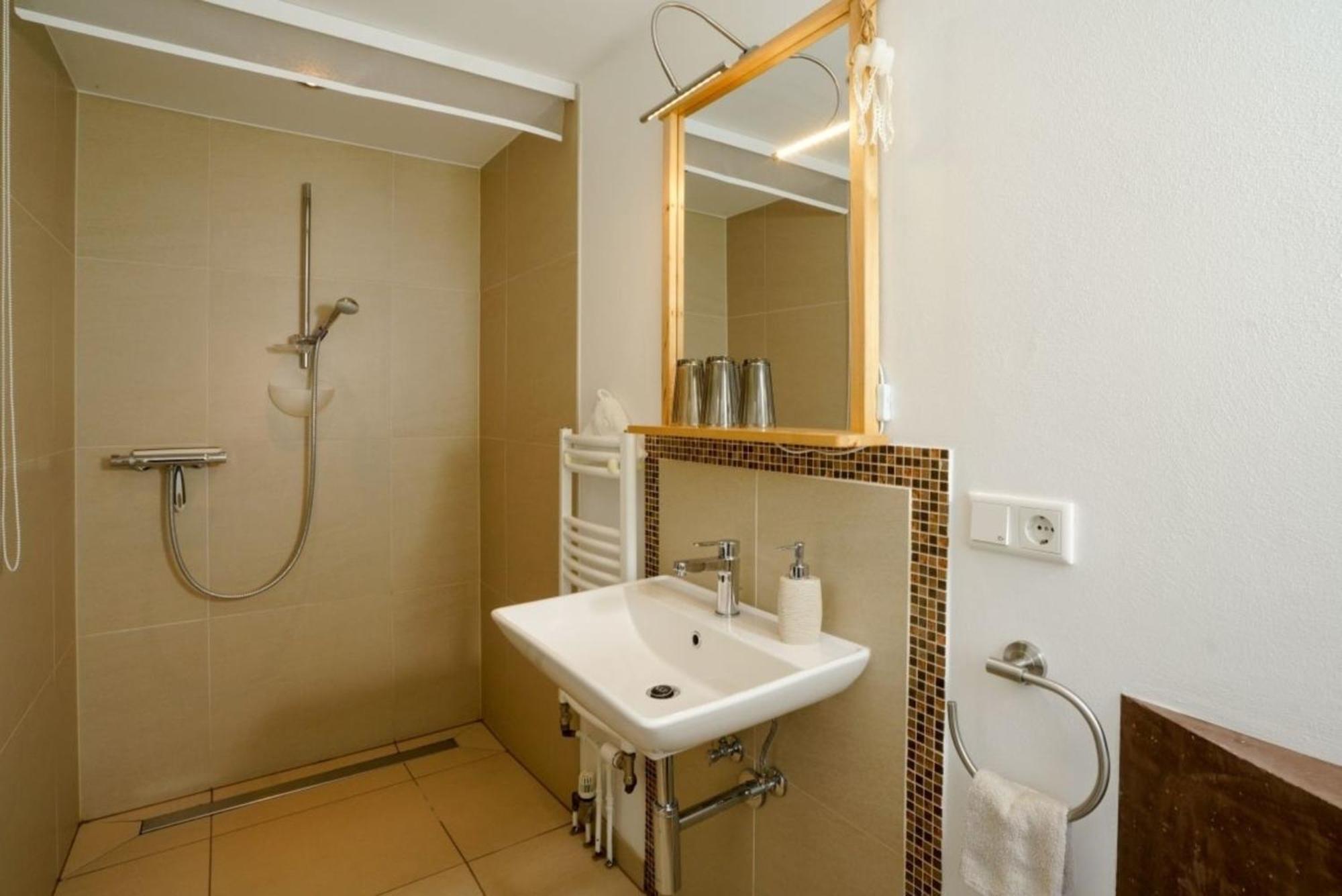 Luette Stuv Appartement Uelvesbull Buitenkant foto